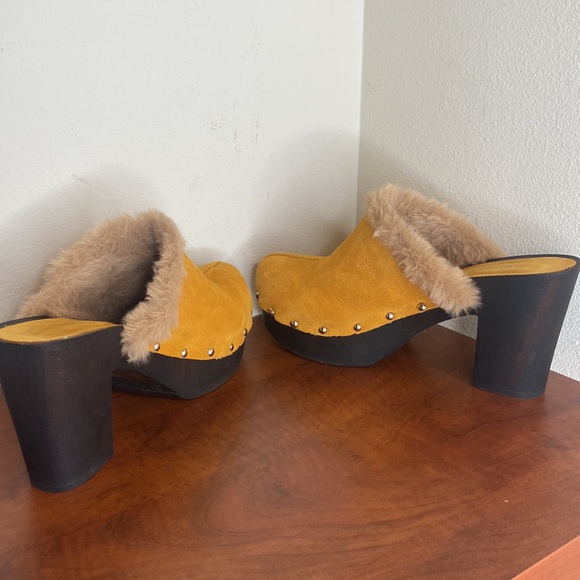 NWOT Charles David Limited Platform Suede Clog, Mustard Yellow, size 41 - Picture 5 of 15